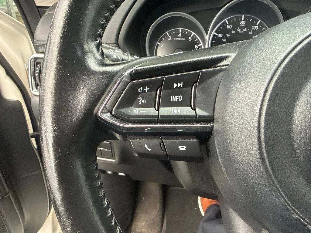 Used 2019 White Mazda Touring image 7