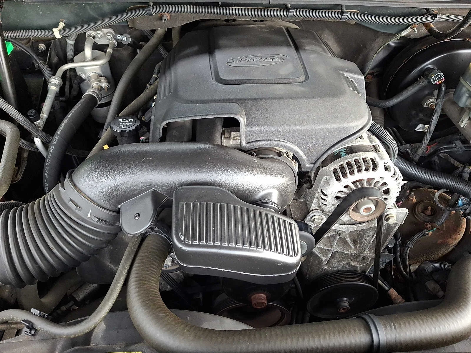 Used 2010 Taupe Gray Metallic Chevrolet Xtra Fuel Economy image 25