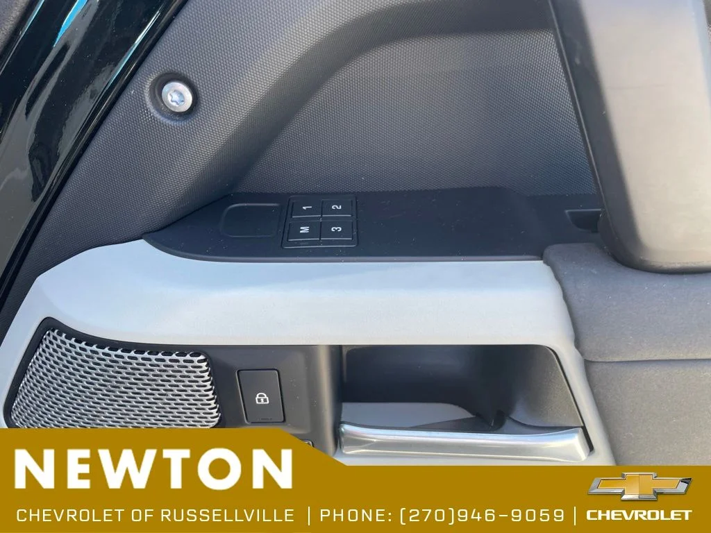 Used 2023 Black Land Rover SE image 28