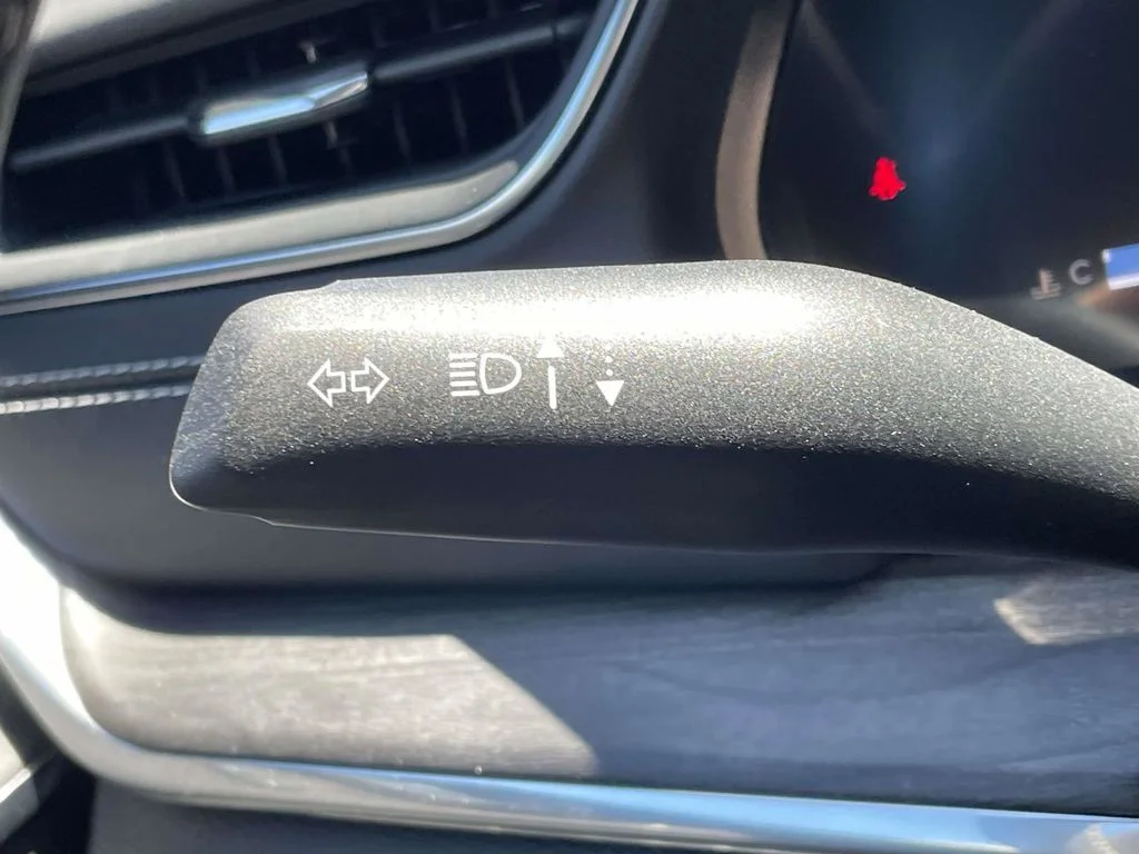 New 2025 Diamond Black Crystal Pearl-Coat Exterior Paint Jeep Overland image 34