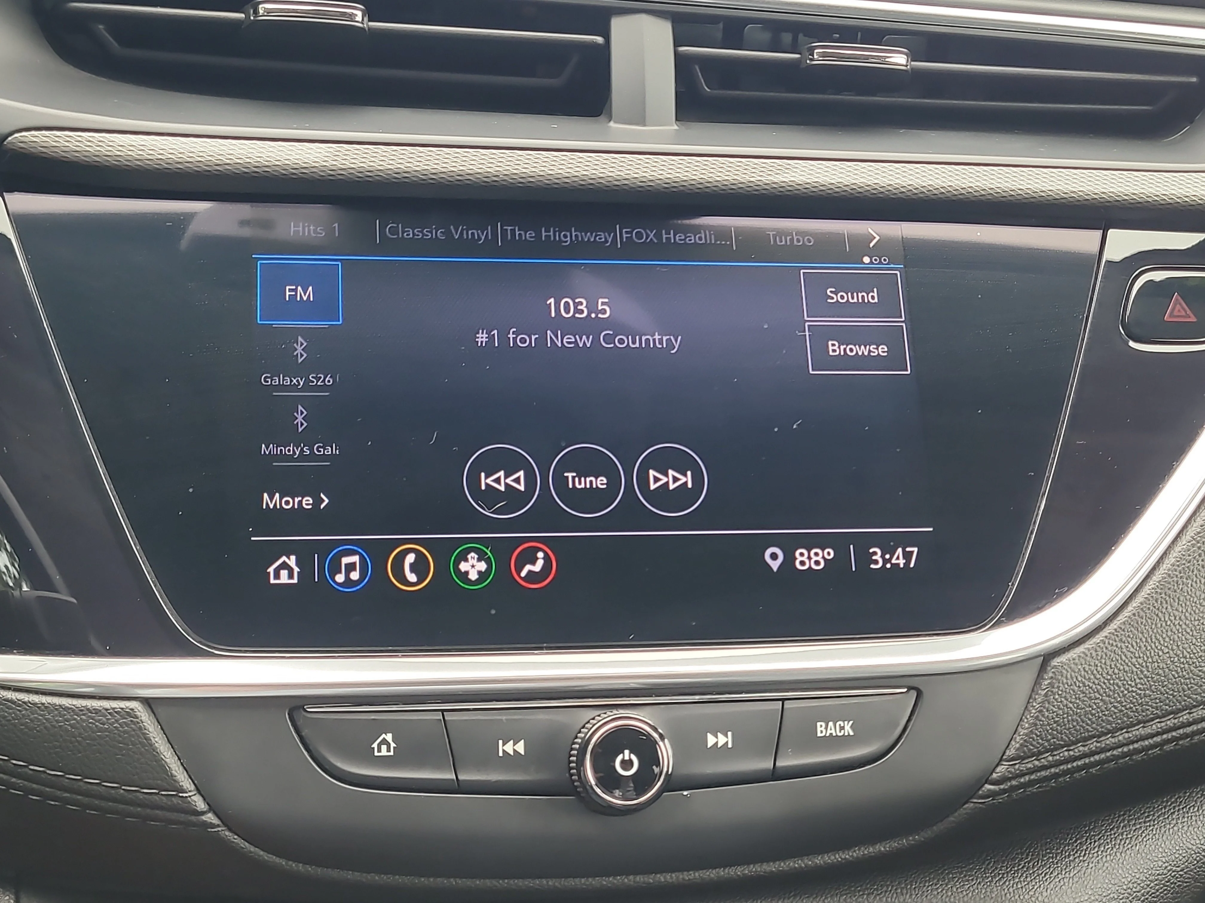 Used 2020 Ebony Twilight Metallic Buick Essence image 21