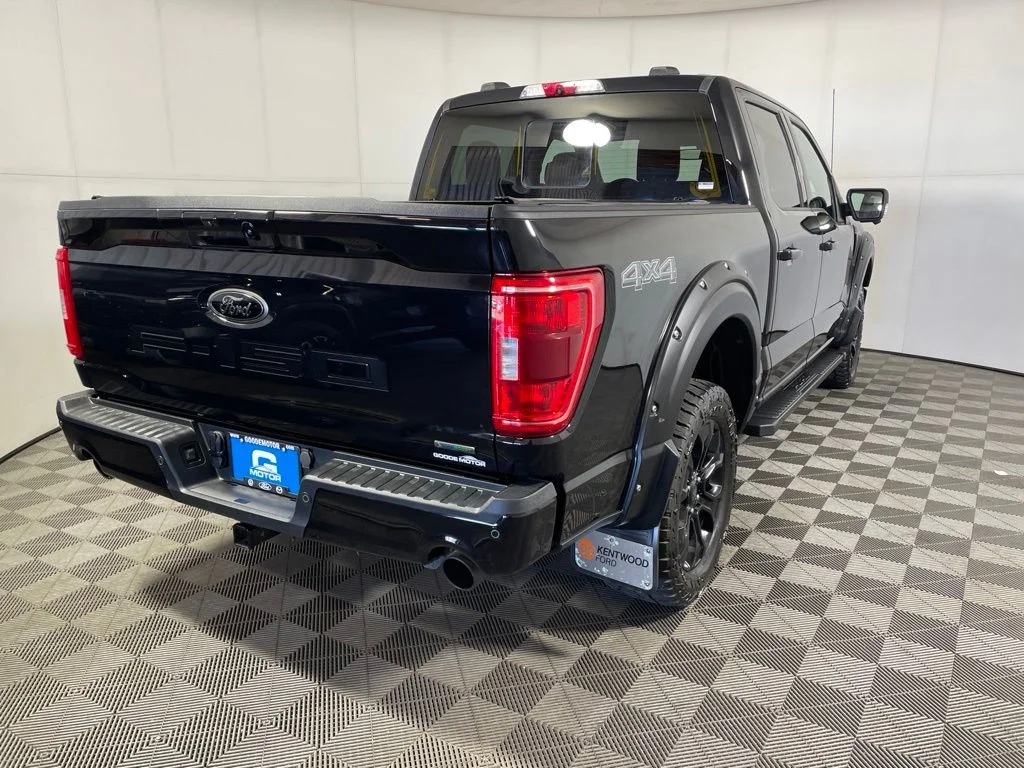 Used 2023 Agate Black Metallic Ford XLT image 8