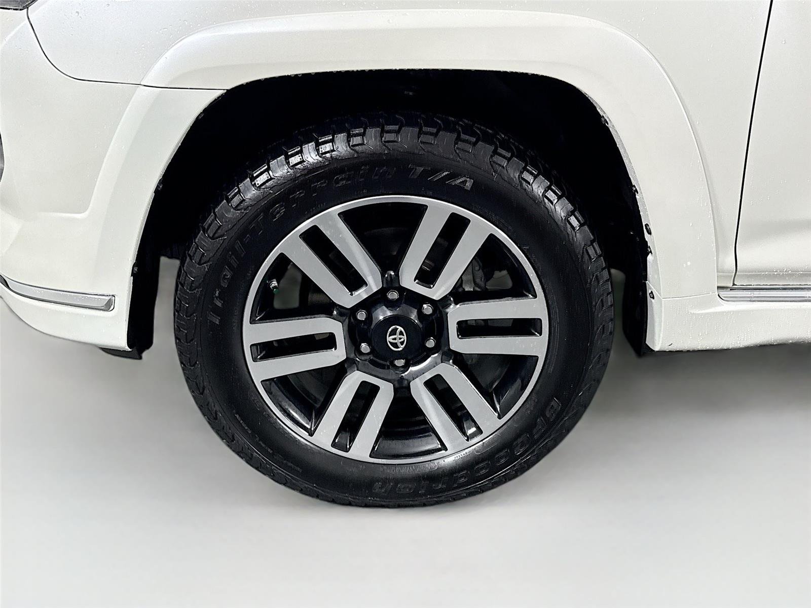 Used 2020 Blizzard Pearl Toyota Limited image 46