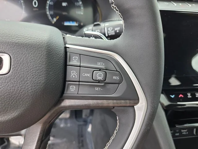 New 2026 Baltic Gray Metallic Clear-Coat Exterior Paint Jeep Limited image 29