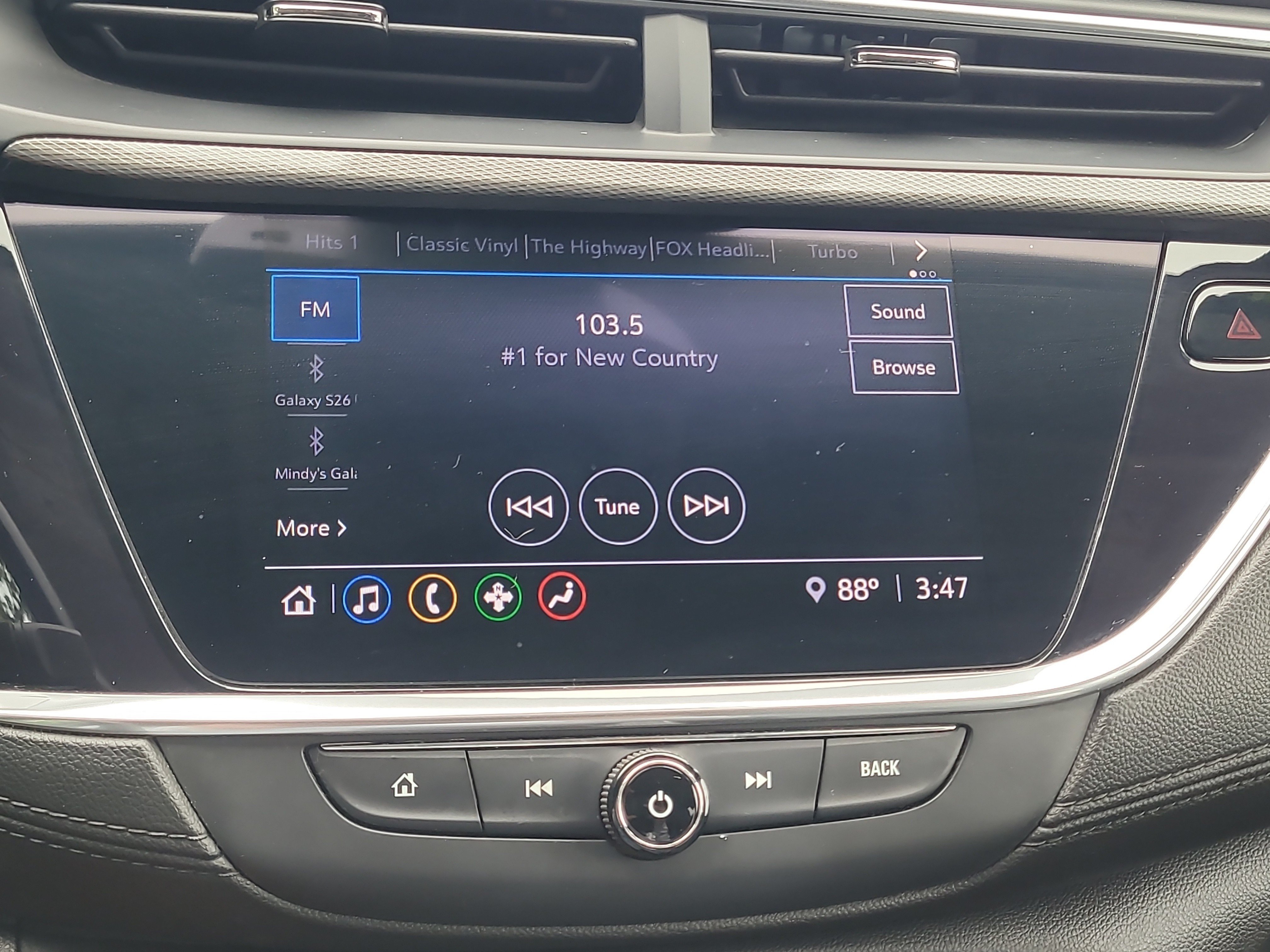 Used 2020 Ebony Twilight Metallic Buick Essence image 21