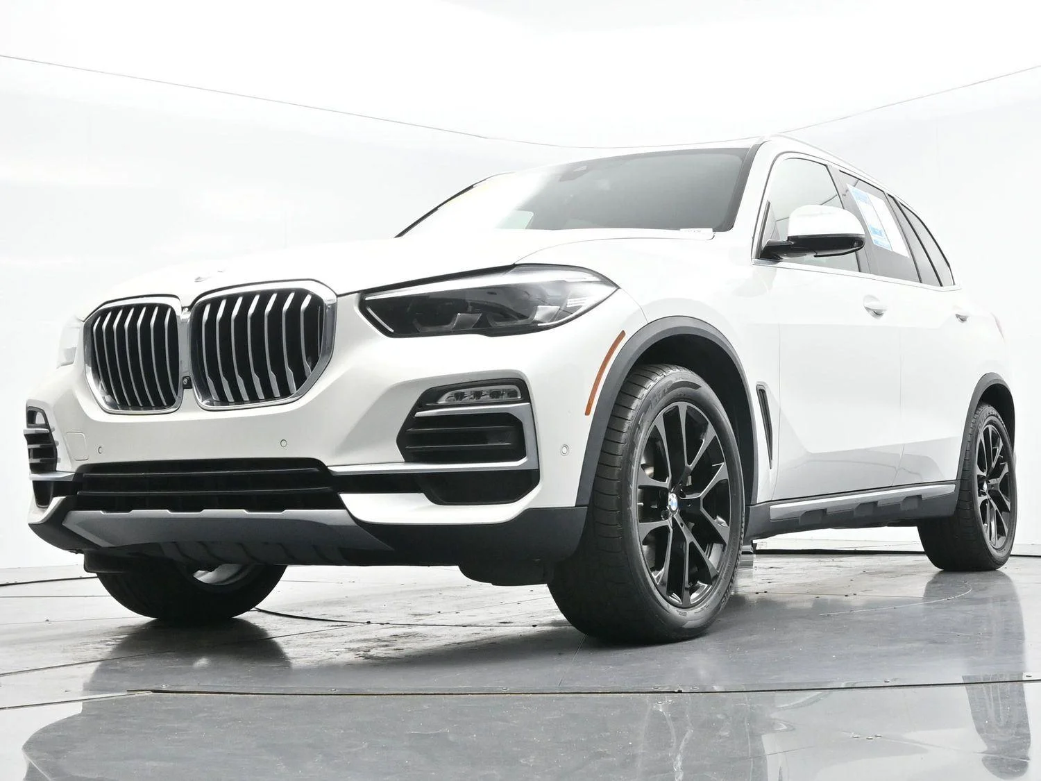 Used 2019 Mineral White Metallic BMW xDrive40i image 45