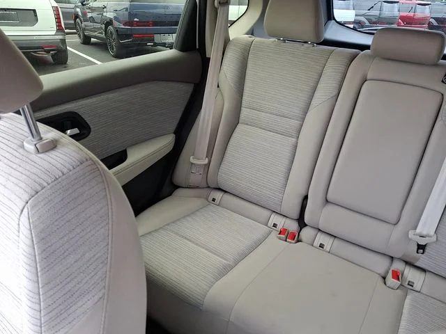 Used 2023 White Nissan SV image 18