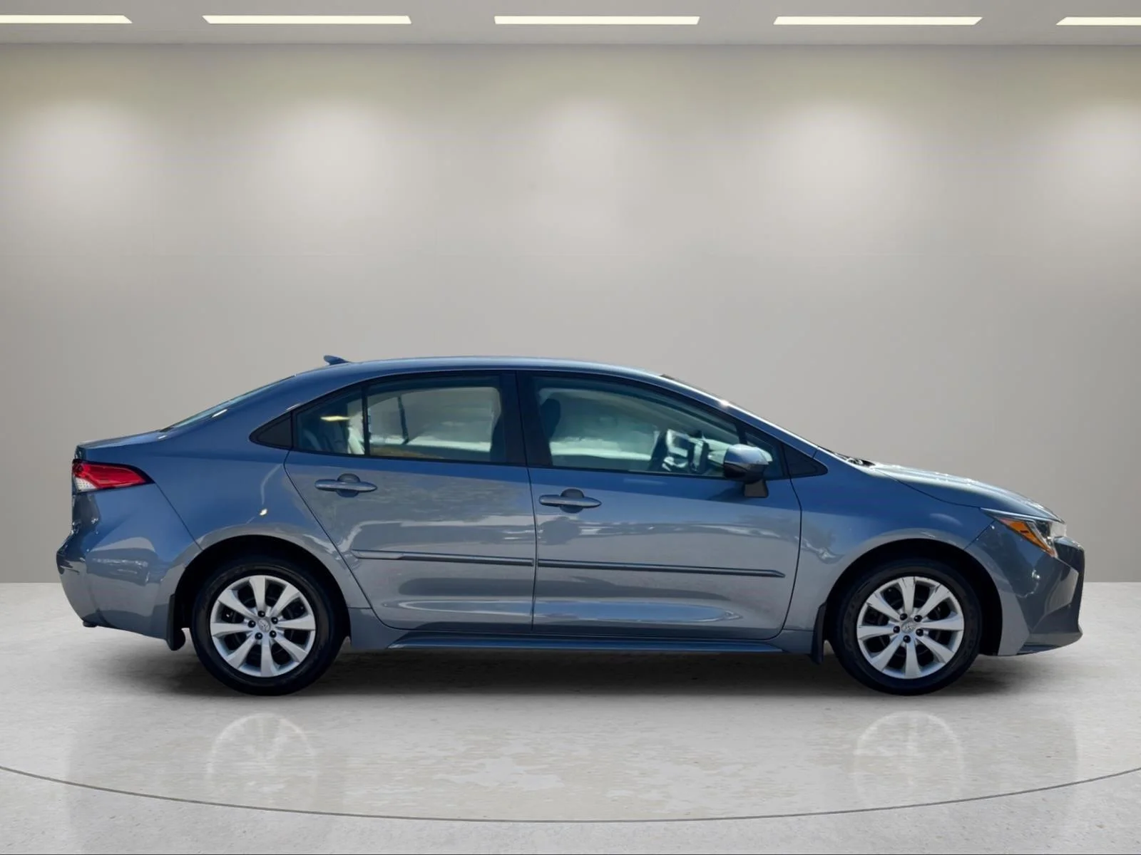 Used 2022 Celestite Toyota LE image 6