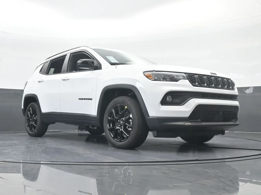 New 2026 Bright White Clear-Coat Exterior Paint Jeep Latitude image 54