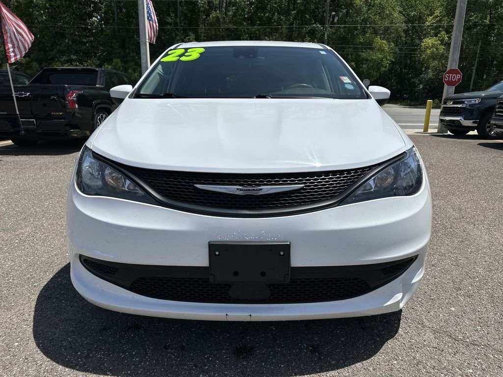 Used 2023 White Chrysler LX image 11