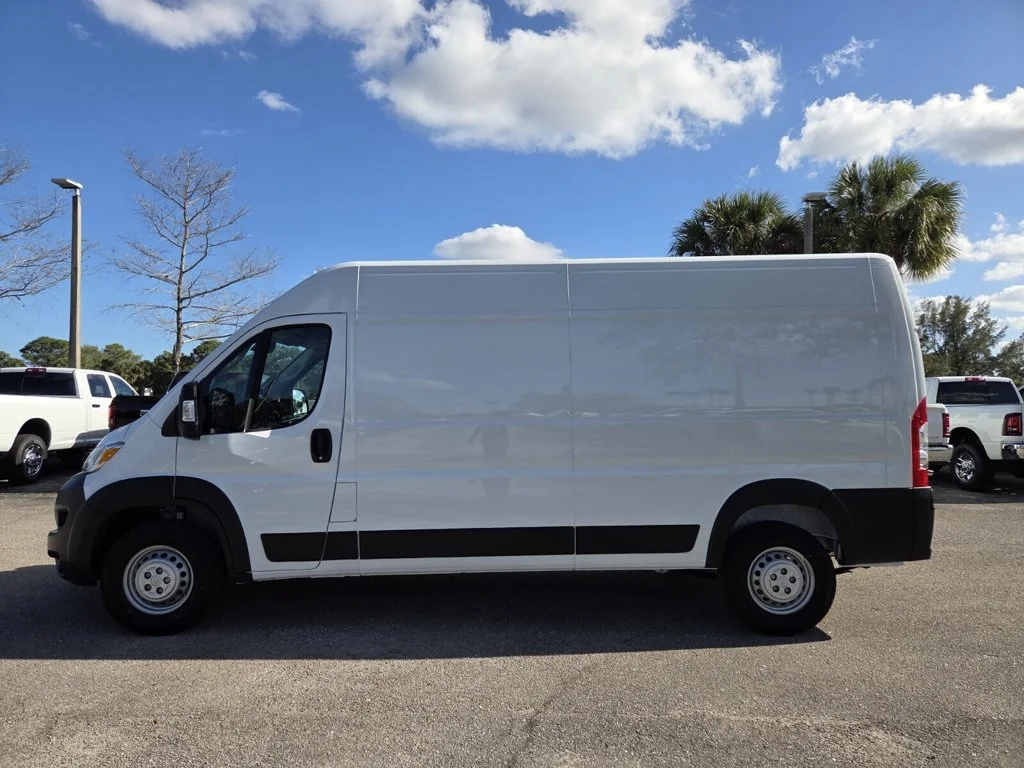 New 2026 Bright White Clear-Coat Exterior Paint RAM Tradesman image 4