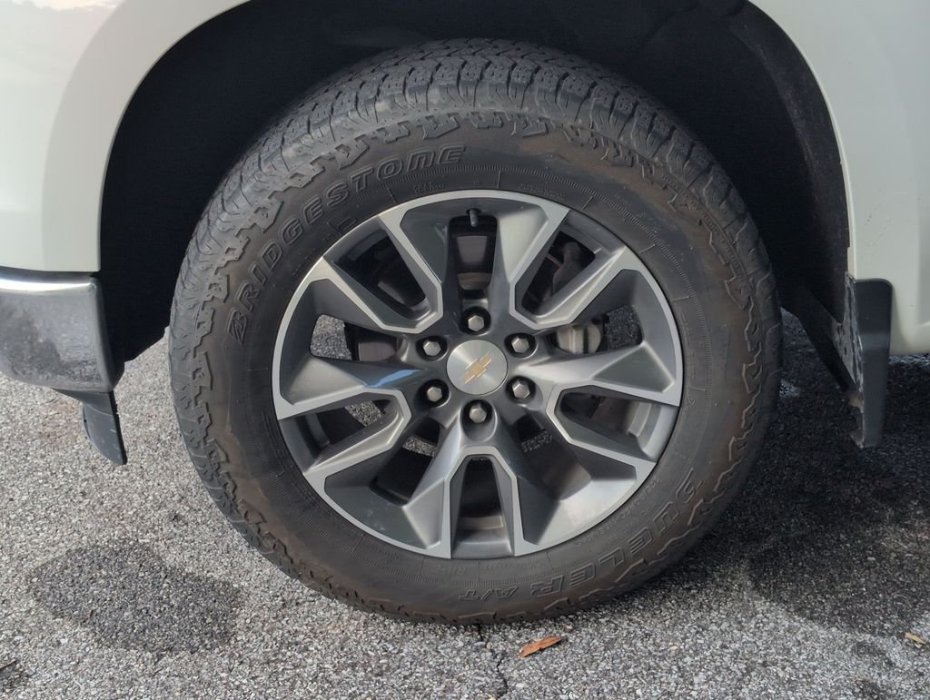 Used 2023 White Chevrolet LT image 13