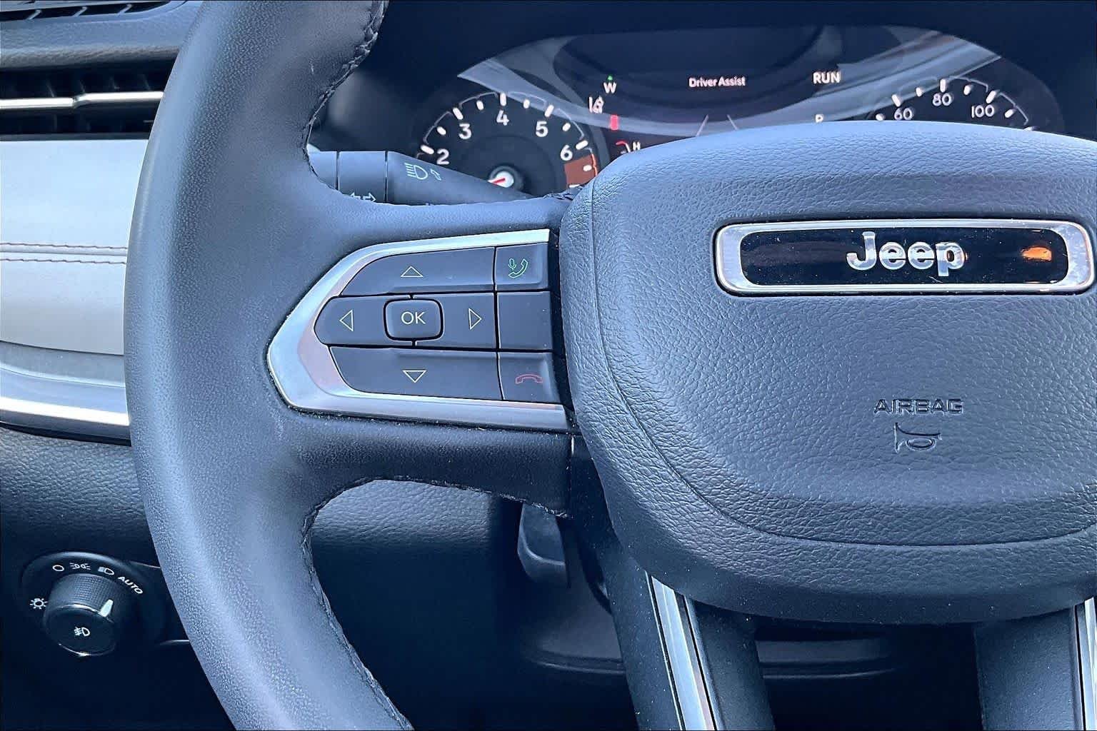 Used 2025 Red Hot Pearlcoat Jeep Limited image 20