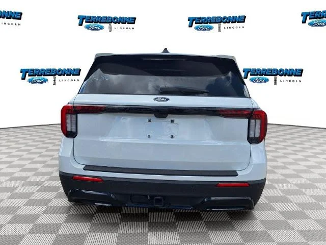 New 2027 Star White Metallic Tri-Coat Ford ST-Line image 32