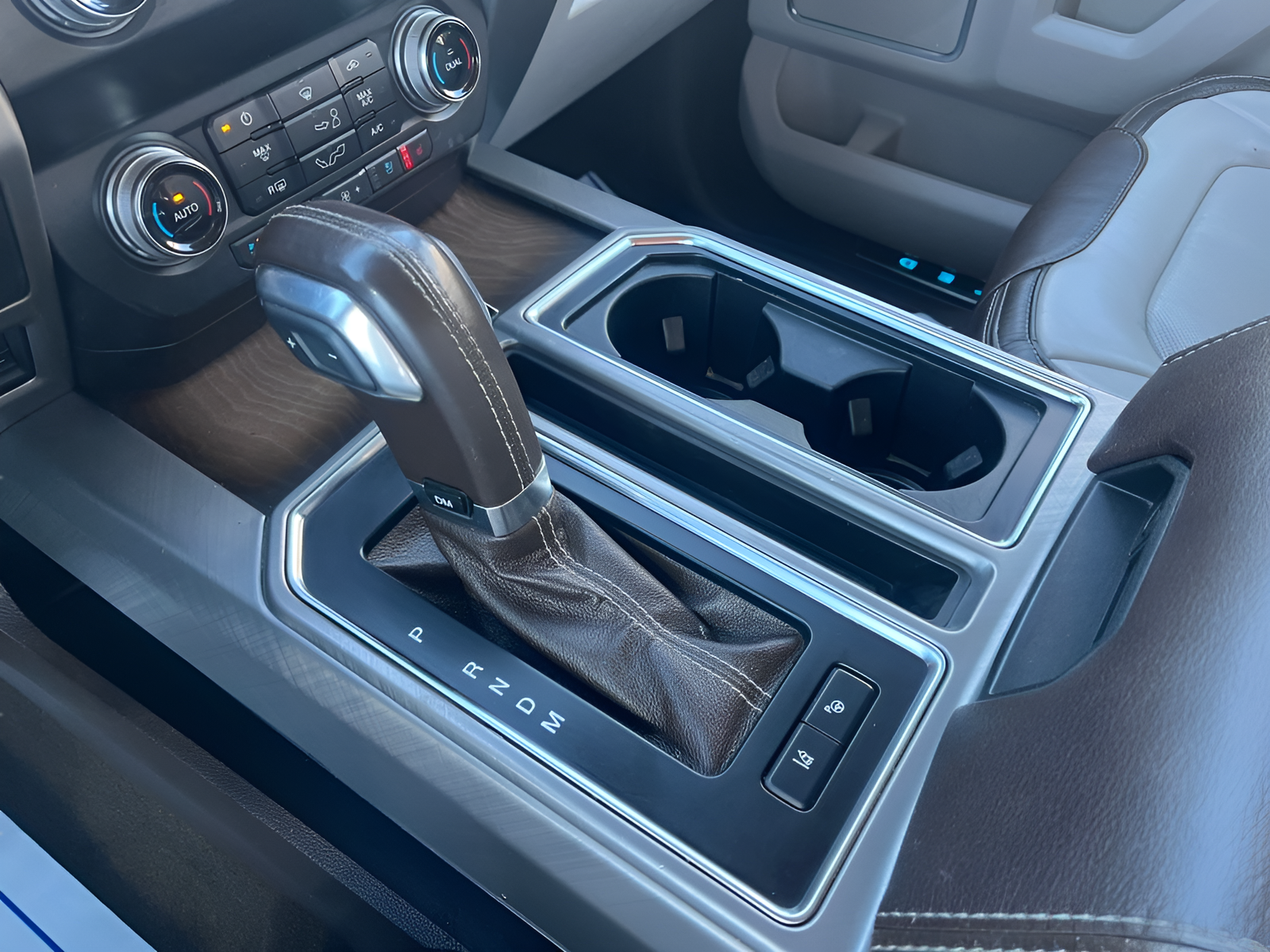 Used 2020 Black Ford Limited image 14