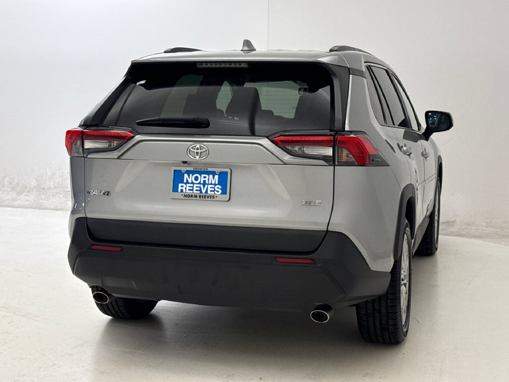Used 2020 Silver Sky Metallic Toyota XLE Premium image 9