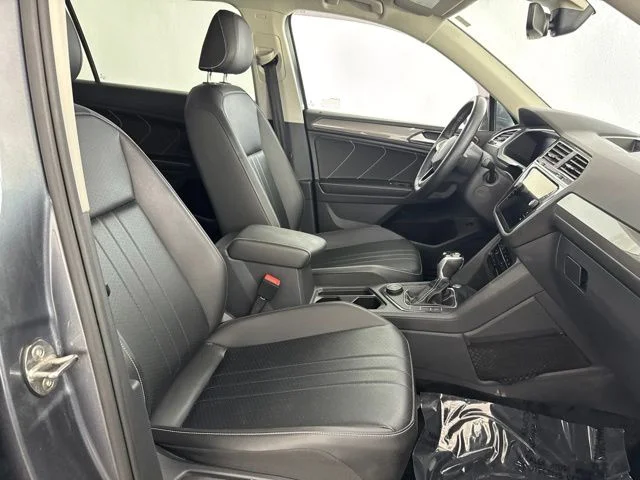 Used 2022  Volkswagen 2.0T SE image 20