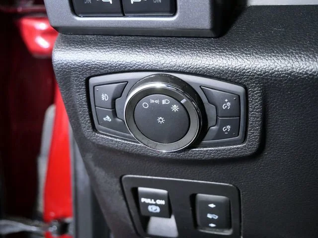 Used 2020 Red Ford XLT image 25