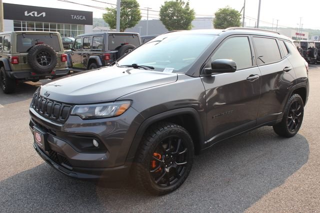 Used 2022 Gray Jeep Latitude image 2