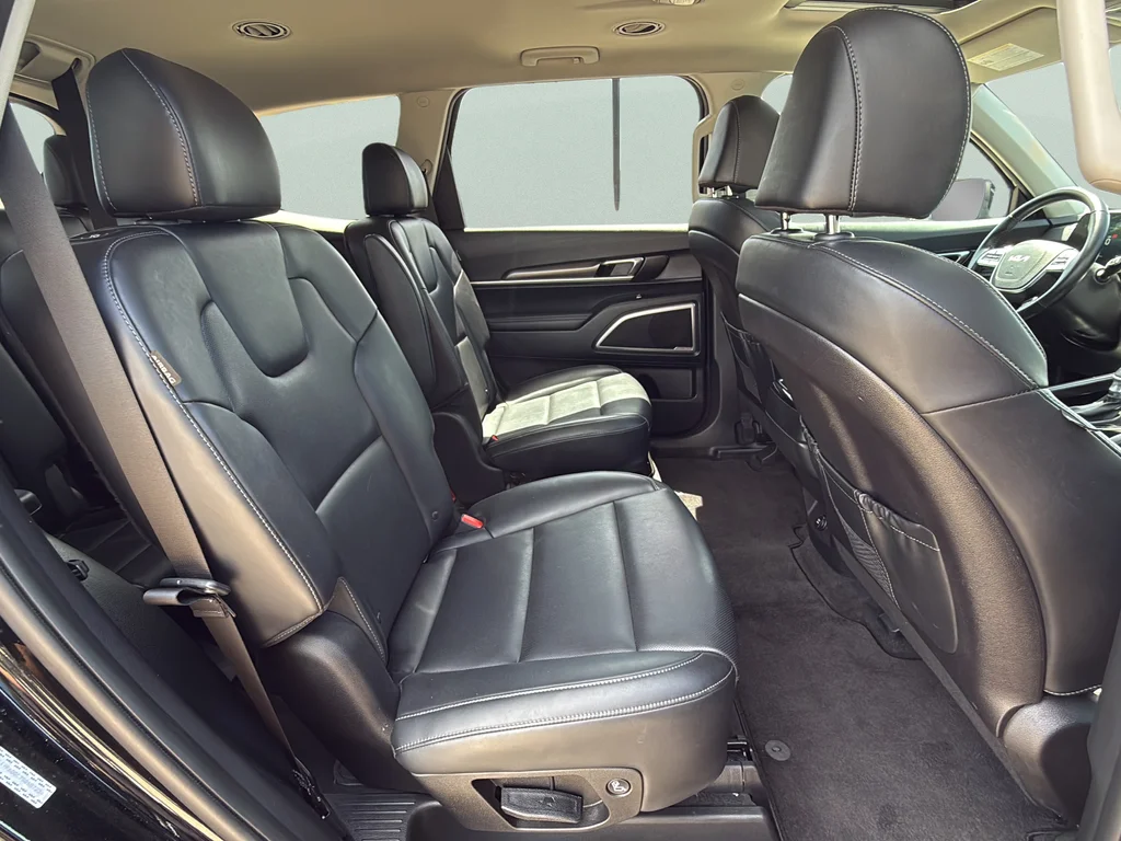 Certified Used 2025 Ebony Black Kia S image 11