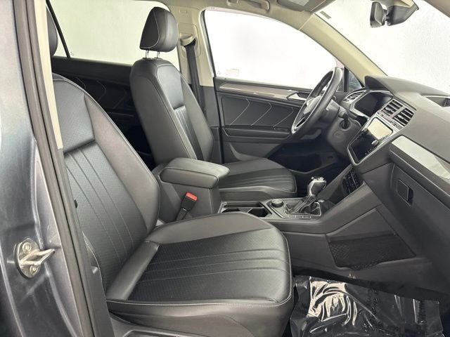 Used 2022  Volkswagen 2.0T SE image 20