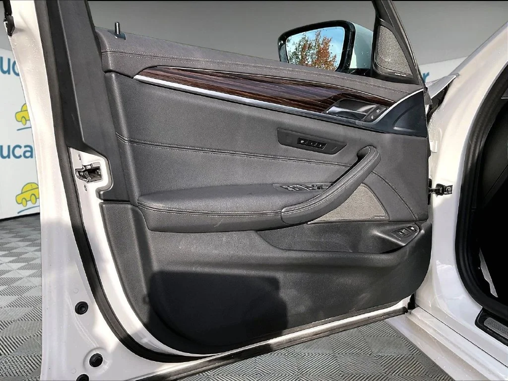 Used 2023 White BMW 530e iPerformance image 9