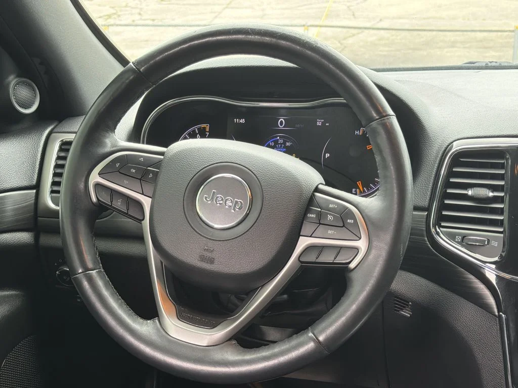 Used 2019 Black Jeep Altitude image 24