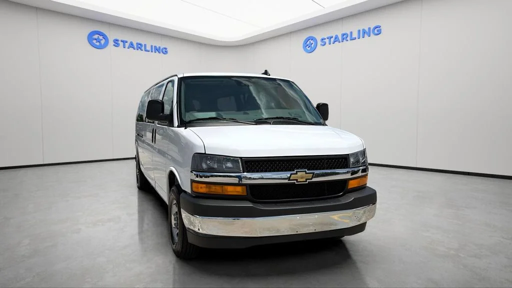 Used 2025 Summit White Chevrolet 1LT image 14