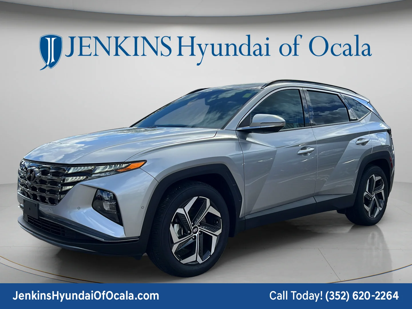 Used 2024 Shimmering Silver Hyundai Limited image 7
