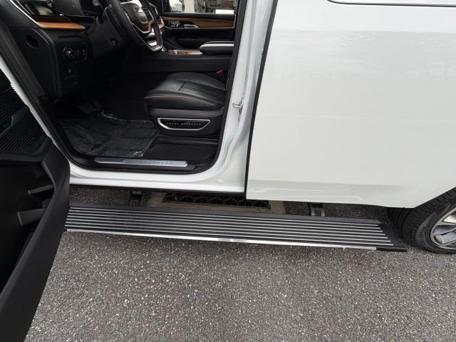 Used 2024 White Jeep Series III image 15