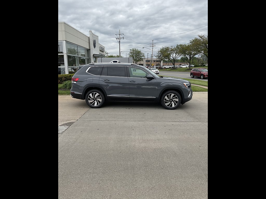 New 2026 Pure Gray Volkswagen SEL 4Motion image 3