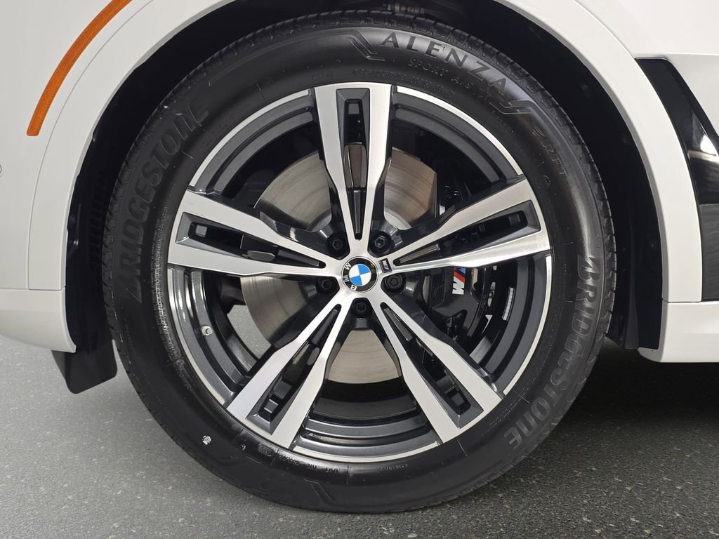 New 2026 Mineral White Metallic BMW xDrive40i image 33