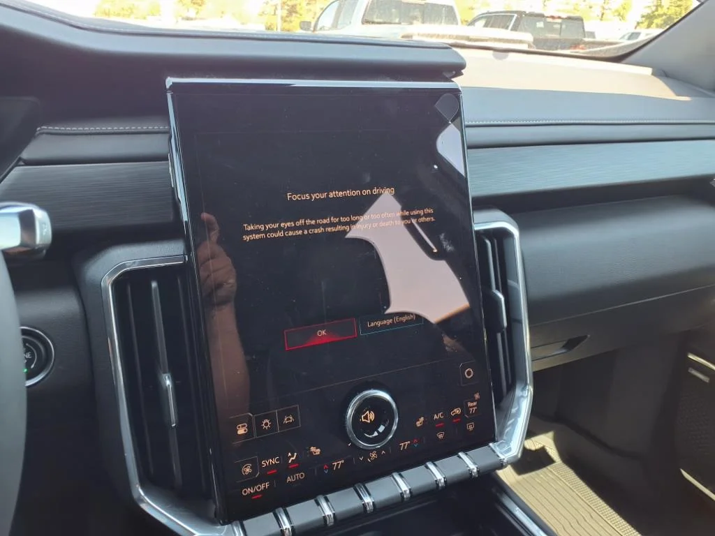 2025 GMC Acadia Elevation - Photo 17