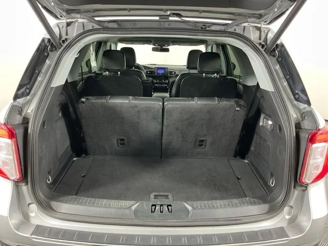 Certified Used 2023  Ford Limited image 23
