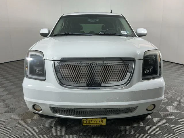 Used 2008 GMC Yukon XL Denali with VIN 1GKFK63878J191323 for sale in Marysville, WA