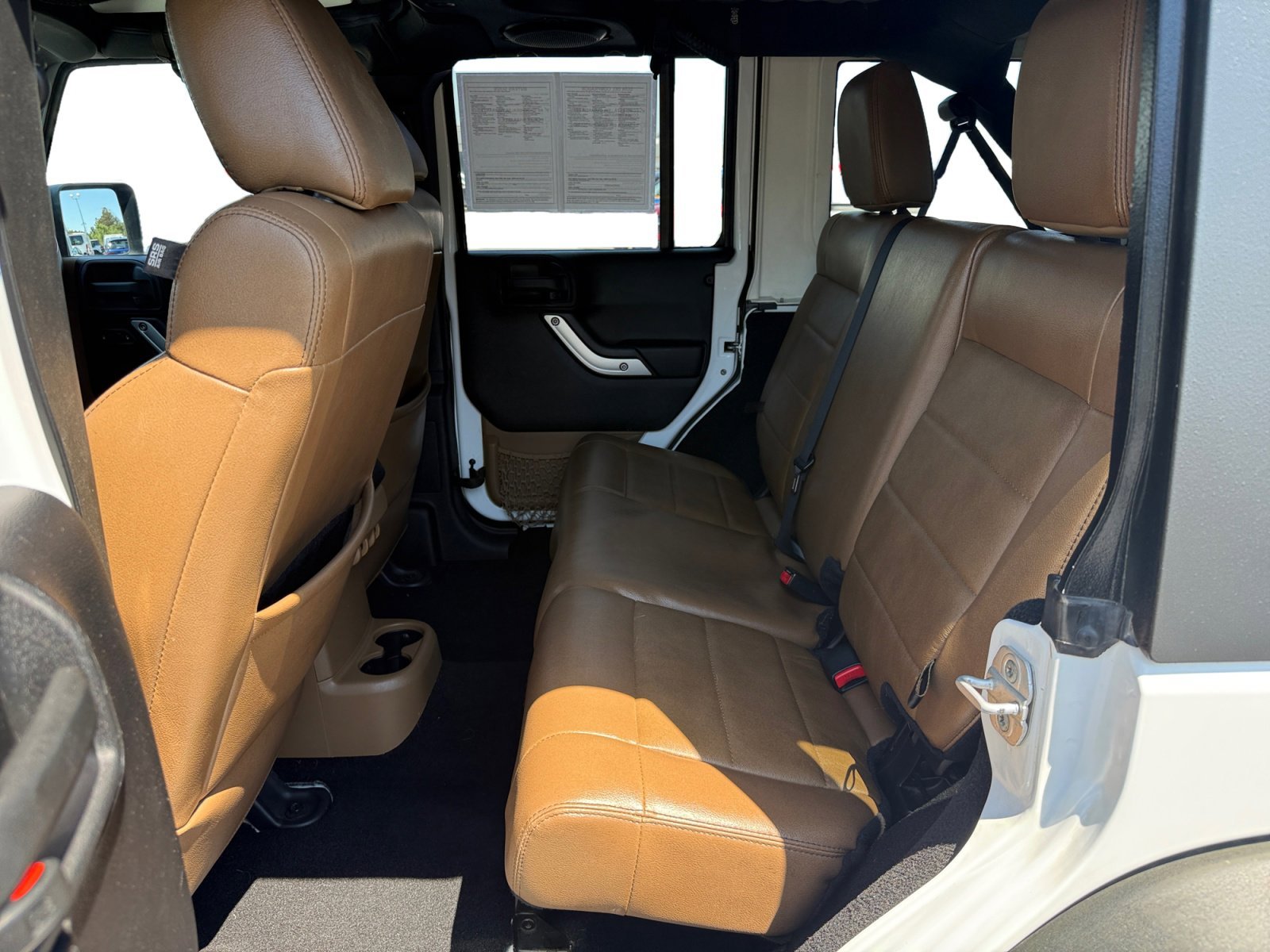 Used 2012 Bright White Clearcoat Jeep Unlimited Rubicon image 16