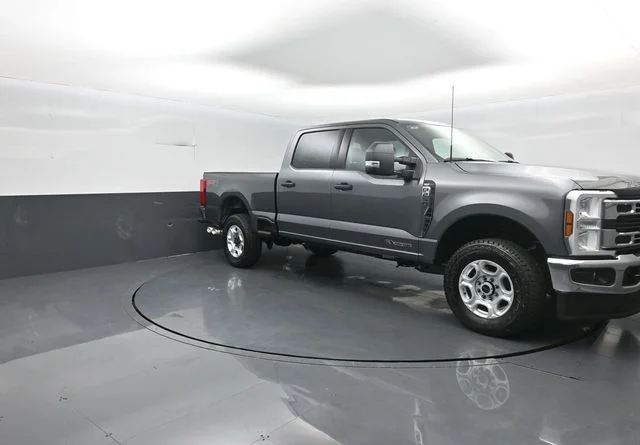 New 2026 Gray Ford XLT image 2