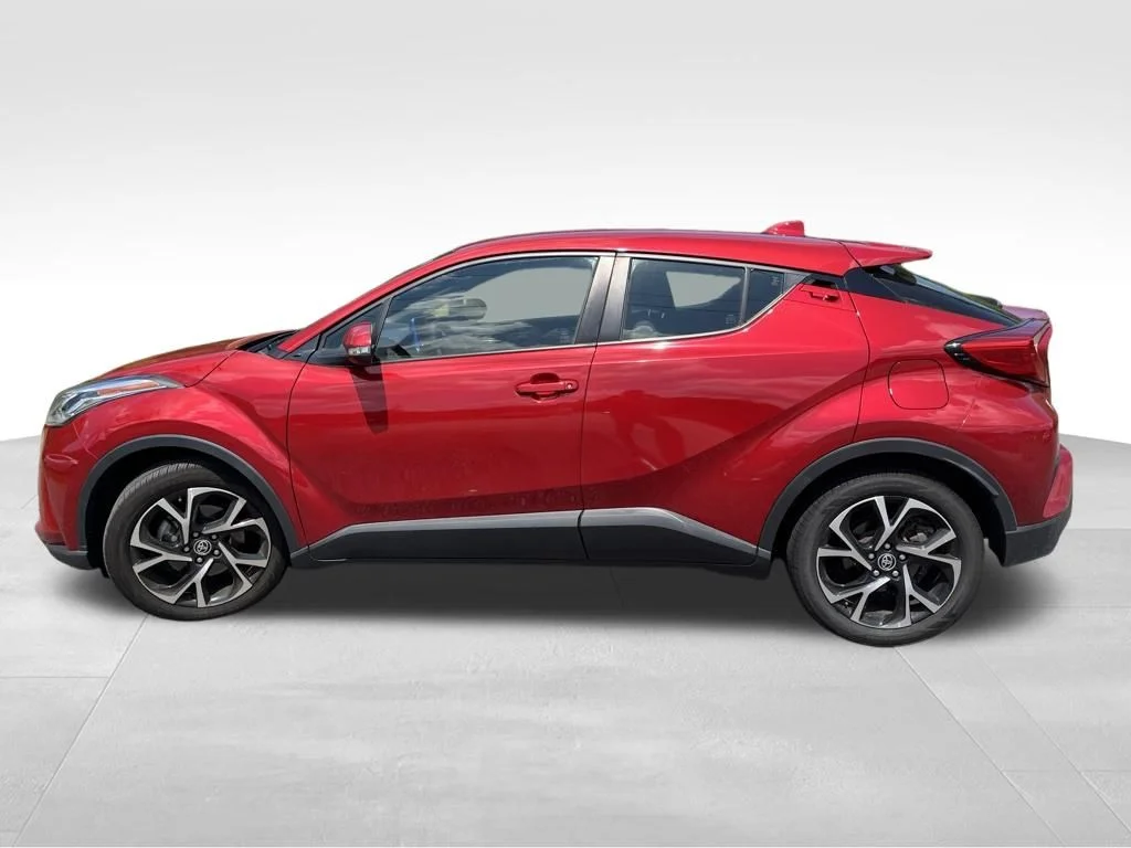 Used 2021 Red Toyota XLE image 4