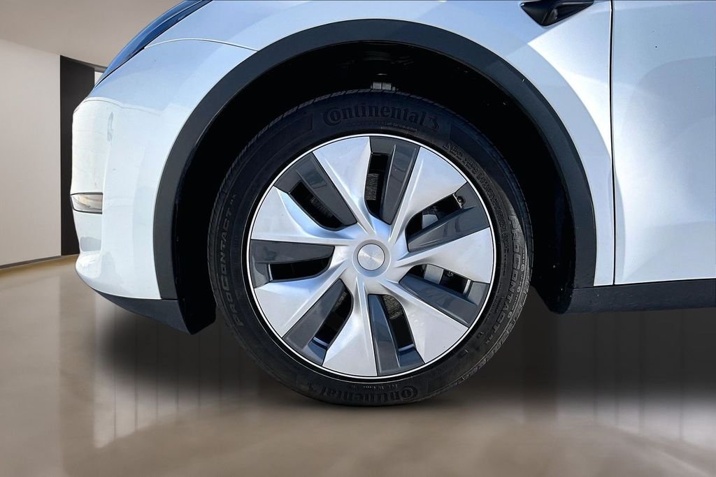 Used 2024 Pearl White Multi-Coat Tesla Long Range image 32