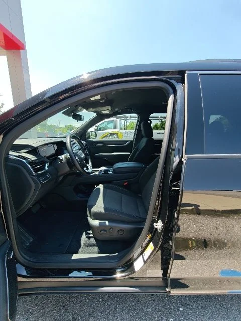 Used 2025 Black GMC Elevation image 3
