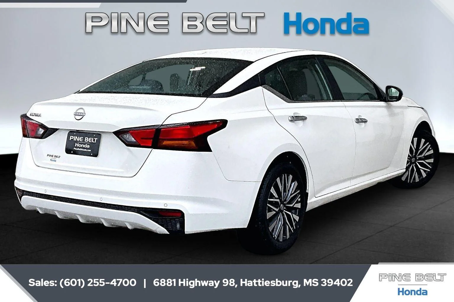 Used 2025 Glacier White Nissan SV image 11