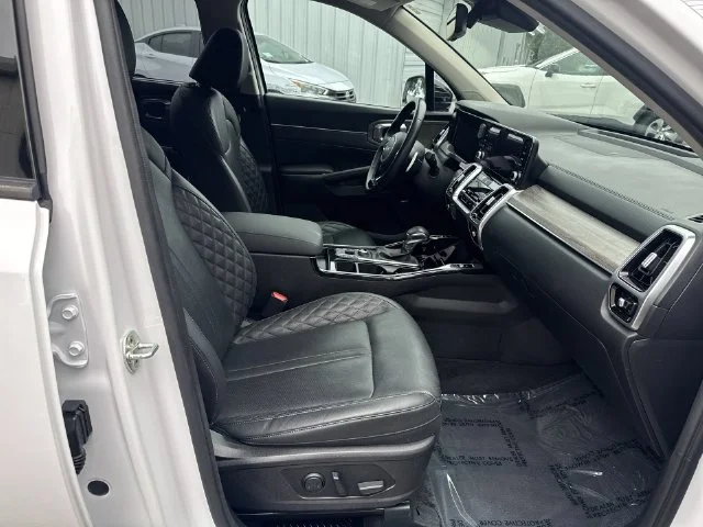 Used 2023 White Kia X-Line SX Prestige image 10