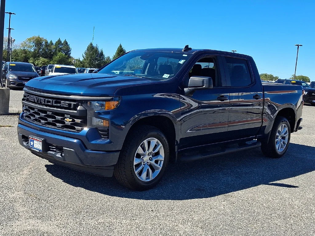 Used 2022 Blue Chevrolet Custom image 6