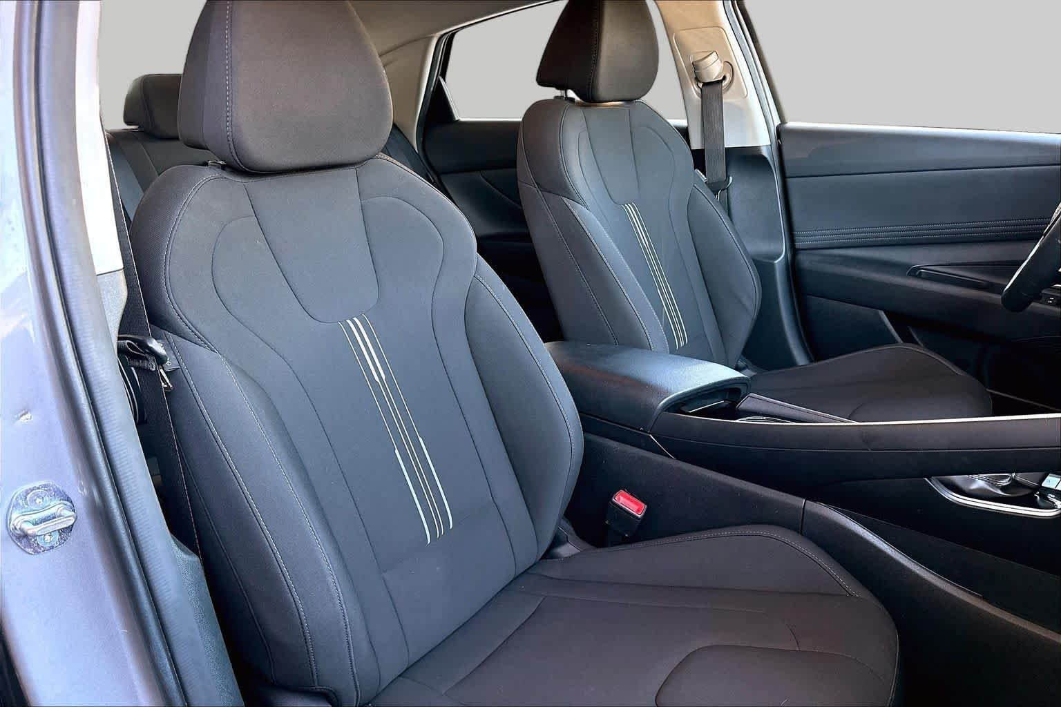 Used 2025 Fluid Metal Hyundai SEL Convenience image 9