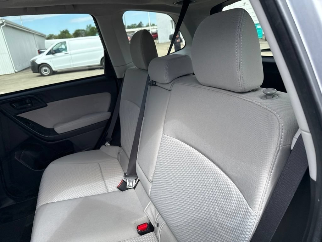 Used 2015 Ice Silver Metallic Subaru 2.5i Premium image 21