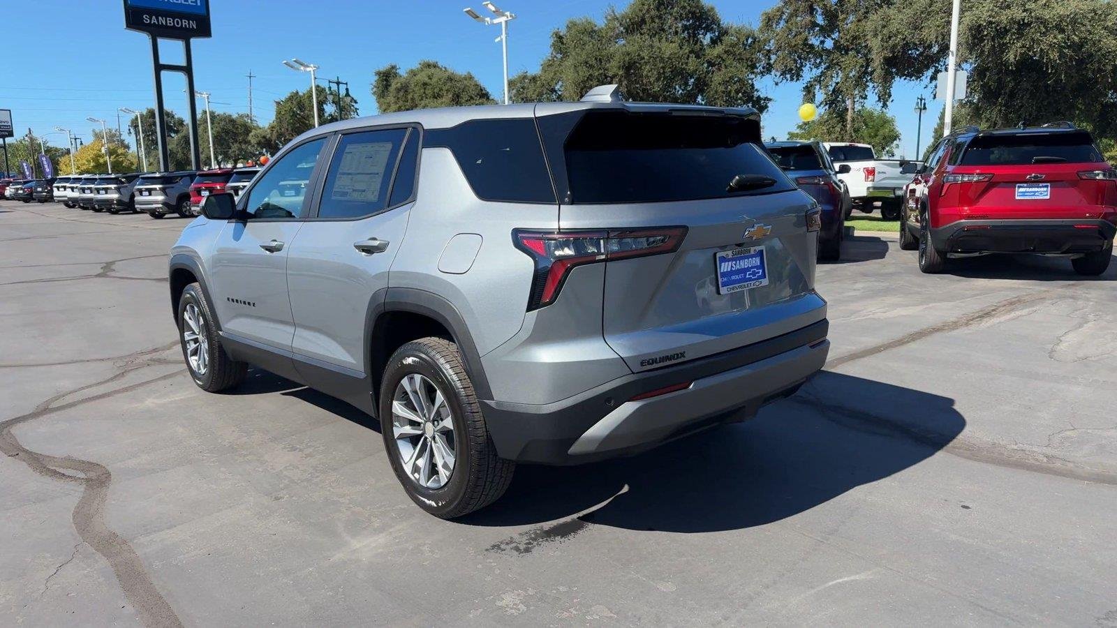 2027 Chevrolet Equinox LT - Photo 9