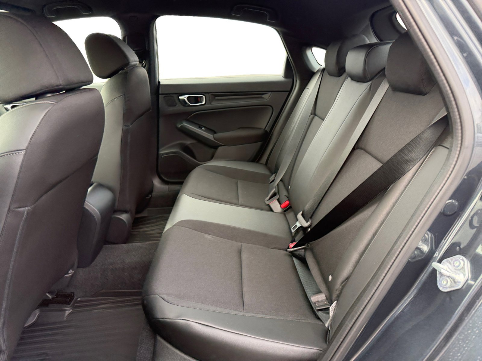 2026 Honda Civic Hatchback Sport - Photo 16