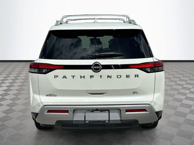Used 2022 White Nissan SL image 6
