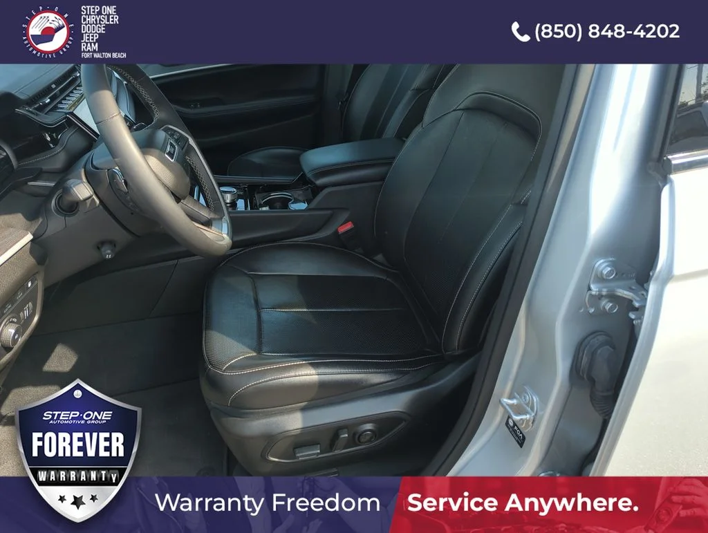 Used 2022 Silver Jeep 4xe image 11
