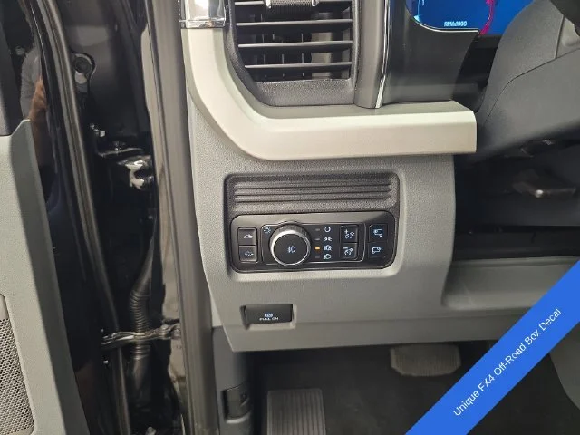 New 2026 Agate Black Metallic Ford F-250® XLT image 40